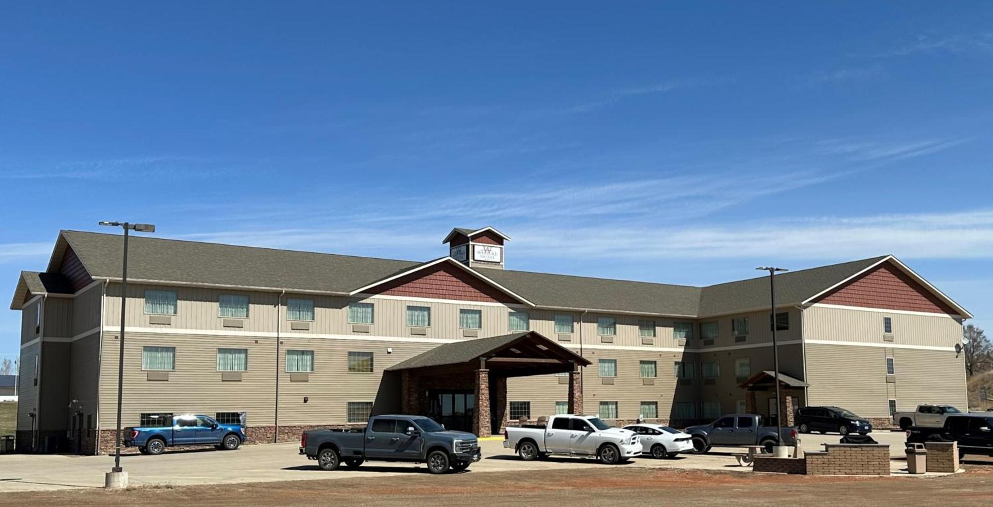 The Watford Hotel Watford City Exterior photo